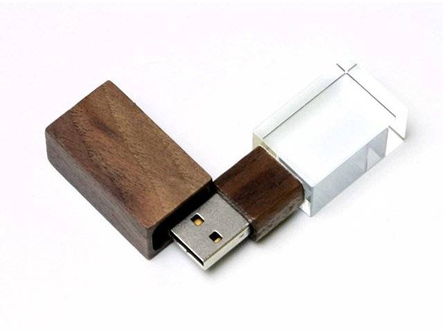 USB 2.0- флешка на 16 Гб прямоугольной формы